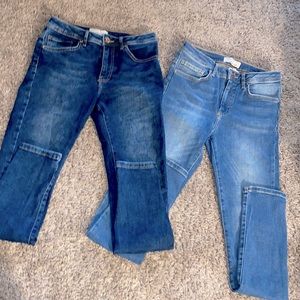 2 FOREVER21 PUSH UP JEANS BUNDLE LIGHT WASH AND DARK WASH BOTH SIZE 26 SKINNY